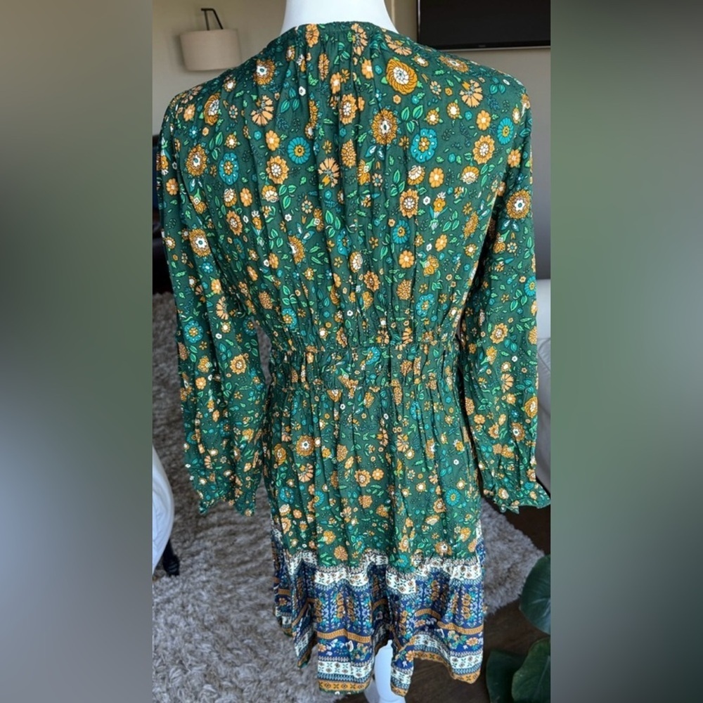 Umgee SIZE SMALL Long Sleeve, Knee Length Green and Blue Floral Dress - Picture 4 of 8